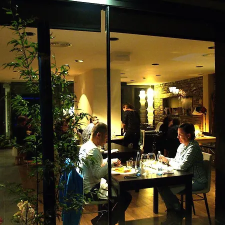 Country Hotel