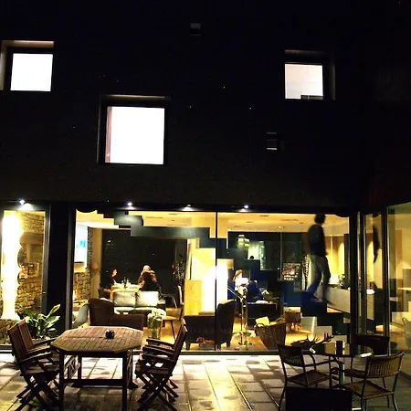 Country Hotel